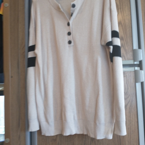 Sweater - Picture 2 of 3